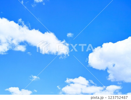 青空と雲イメージ 123752487