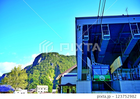 北海道 大雪山層雲峡と黒岳ロープウエイの景観 北海道 大雪山層雲峡と黒岳ロープウエイの景観 123752982