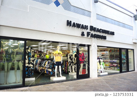 【ハワイ】ワイキキにあるアパレルショップ「Hawaii Beachwear & Fashion」 123753331