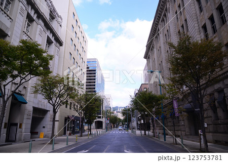 重厚な建築の多い旧居留地 123753781