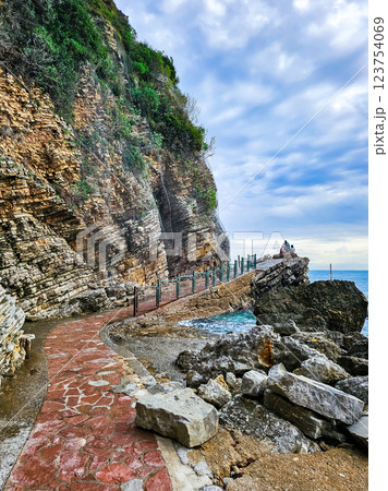 Morgen Beach Path Morgen Beach Path 123754069