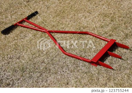 芝生のふちのお手入れ のイメージ 芝生のふちのお手入れ のイメージ 123755244