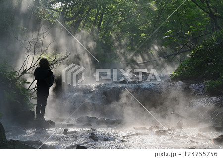 愛する人は霞の中 123755756