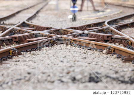 線路を分岐するポイント 線路を分岐するポイント 123755985