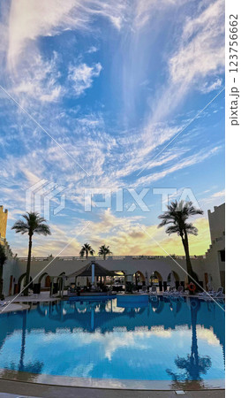 Fulfilling the dream of travel and vacation Fulfilling the dream of travel and vacation 123756662