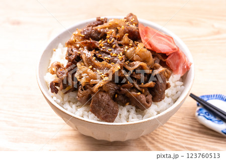 牛焼き肉丼 123760513