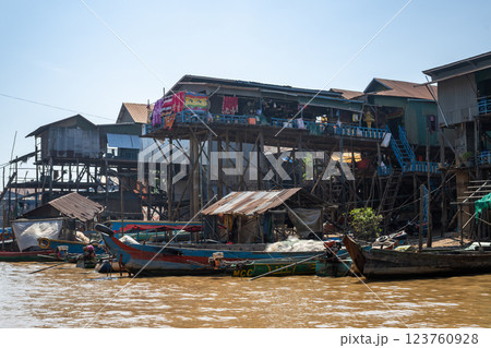 カンボジア　トンレサップ湖 123760928