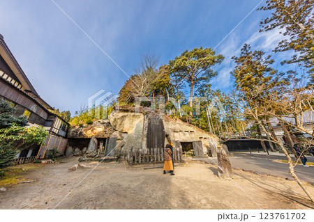 晩秋の瑞巌寺・法身窟(宮城県宮城郡松島町) 123761702