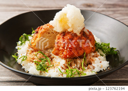 豆腐ハンバーグ丼 123762194