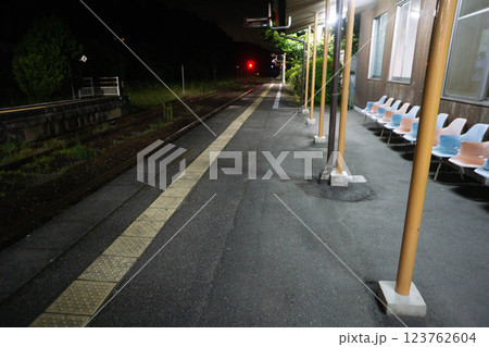 由布市(庄内町) 庄内駅 夜 由布市(庄内町) 庄内駅 夜 123762604