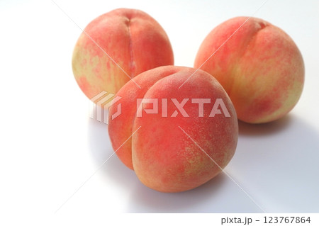 桃（3個） 123767864