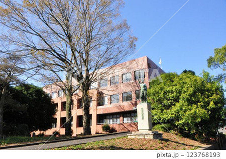 綾町役場 123768193