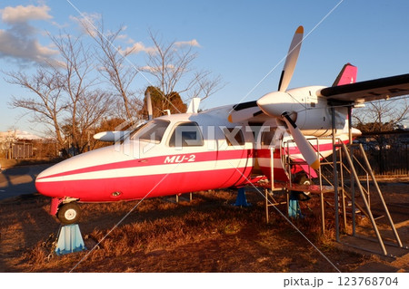 航空科学博物館に展示されている三菱MU2 航空科学博物館に展示されている三菱MU2 123768704