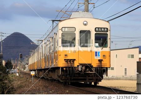 【ことでん】1200形（琴平線：一宮〜空港通り） 123768730