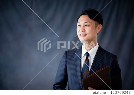 ビジネスマン 123769248