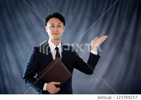ビジネスマン ビジネスマン 123769257