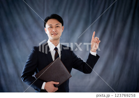 ビジネスマン 123769258