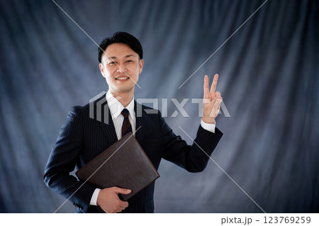 ビジネスマン 123769259