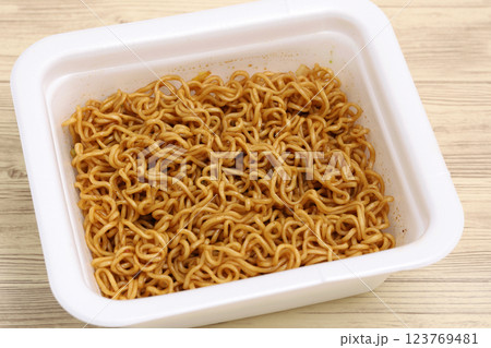 カップ焼きそば カップ焼きそば 123769481