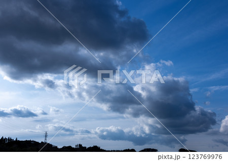 雲の多い空 123769976