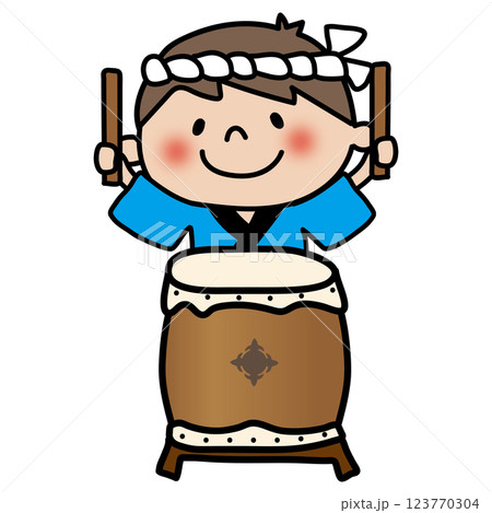 お祭りで太鼓をたたく子供（男の子4） 123770304
