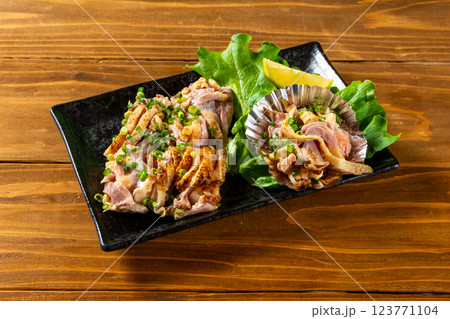 鳥のたたき 鶏肉料理 鳥のたたき 鶏肉料理 123771104