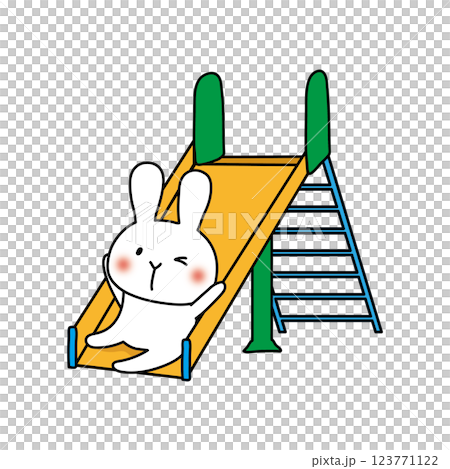 すべり台で遊ぶ白いうさぎ 123771122