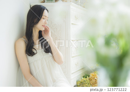若い女性、ビューティーイメージ　 123771222