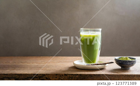 青汁 グラス 朝食 食卓 コピースペース 青汁 グラス 朝食 食卓 コピースペース 123771389