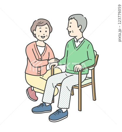 椅子に座るの高齢男性と会話をする高齢女性の全身イラスト 123776059