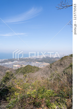 俎石山の登山道から見た景色（紀泉アルプス） 123778563