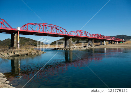 四万十川の赤鉄橋 四万十川の赤鉄橋 123779122