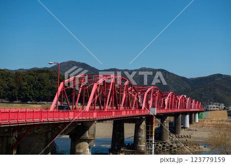 四万十市のシンボル　赤橋 123779159