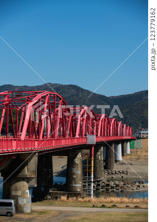 四万十市のシンボル　赤橋 123779162