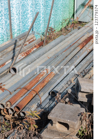 放置された建築資材 123779374