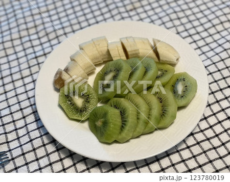 "Fresh Banana & Kiwi: A Delicious Tropical Duo" 123780019