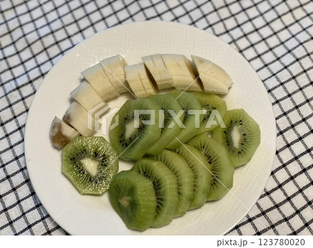 "Fresh Banana & Kiwi: A Delicious Tropical Duo" 123780020