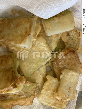 "Fried Moo (Radish) Pancake: A Crispy Korean Delight" 123780952