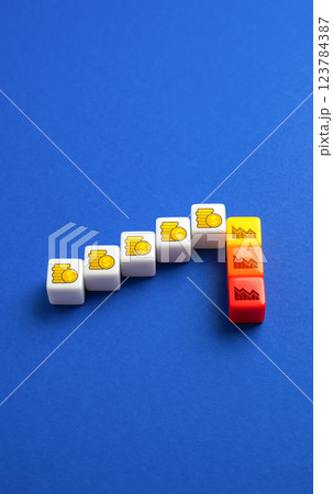 Accumulation of money and its loss against the background of unforeseen situations in the economy. Bad financial decisions. External factors, crisis. Unforeseen market shifts. Risk management Accumulation of money and its loss against the background of unforeseen situations in the economy. Bad financial decisions. External factors, crisis. Unforeseen market shifts. Risk management 123784387