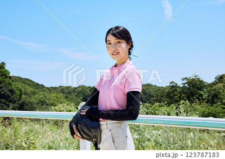 乗馬クラブ(女性) 123787183