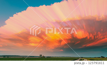Of Moving Clouds Trails Sky. Amazing Effects Of Smeare Of Moving Clouds Trails Sky. Amazing Effects Of Smeare 123791811
