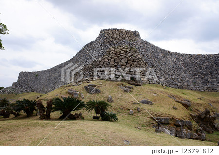 沖縄県　今帰仁城跡・大隅の石垣 123791812