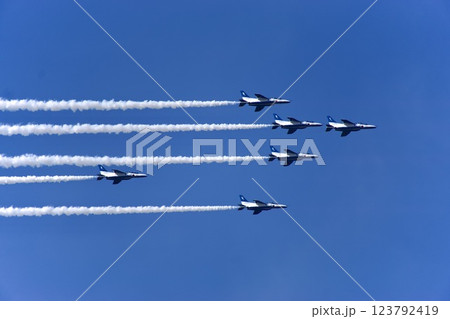 ブルーインパルス、グランドクロス 123792419