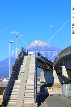 静岡県 富士市 富士山 夢の大橋 123793208