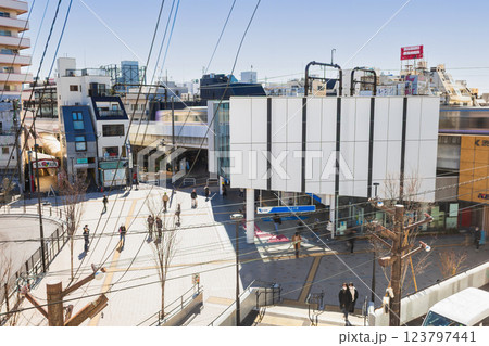 東京　下北沢駅東口 123797441