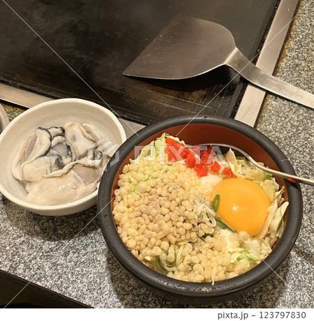 牡蠣お好み焼きの具材 123797830