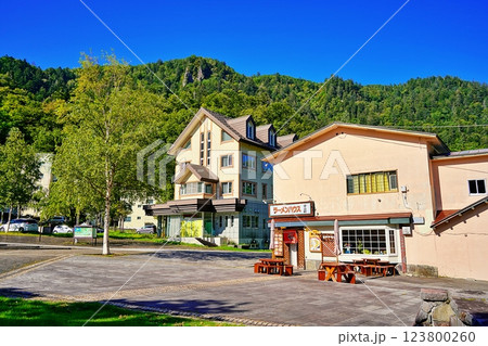 北海道 層雲峡温泉街の風景 123800260