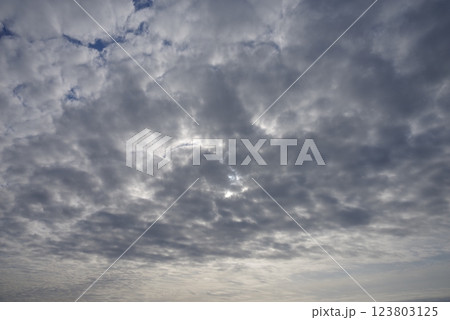 《自然・風景素材》曇空　曇天　雲り 123803125