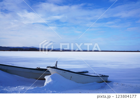 冬の網走湖 北海道 冬の網走湖 北海道 123804177