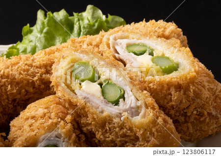 豚アスパラチーズカツ 豚アスパラチーズカツ 123806117